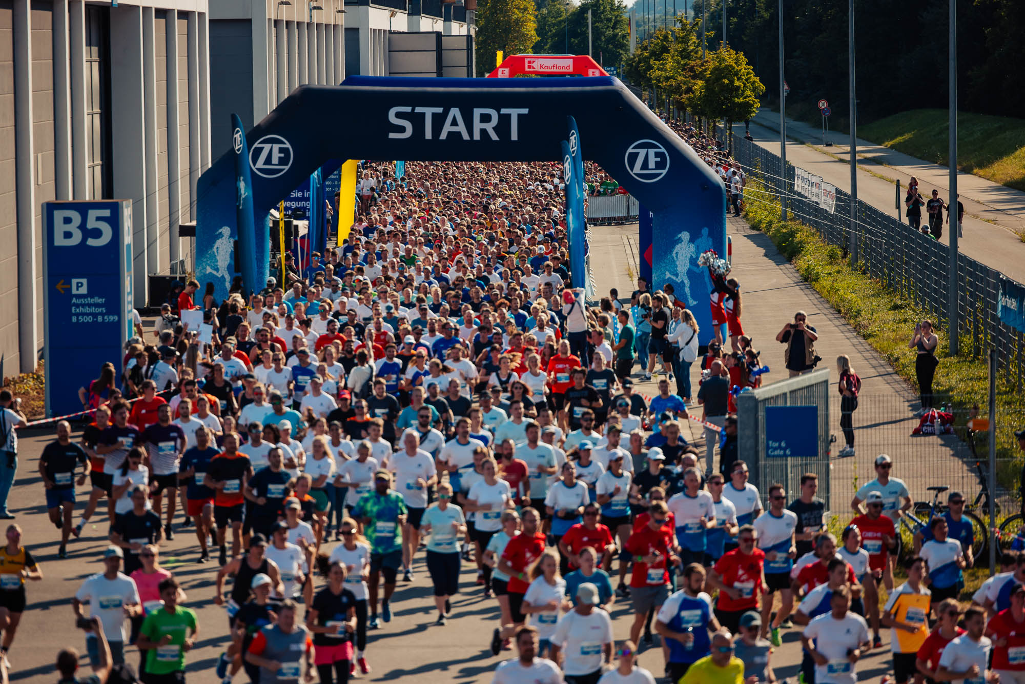 JO1_9856-10-07-2025-Firmenlauf©Julius Osner