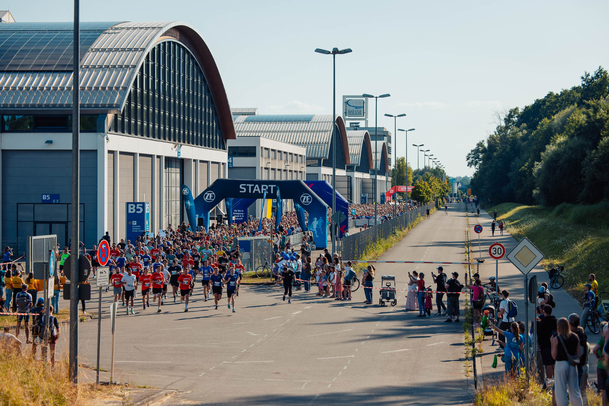 JO1_9934-10-07-2025-Firmenlauf©Julius Osner